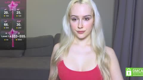Snapshot of caseylabow chatting on January 23, 11:04 am My name is Casey... Nice to meet you I will be happy to have funthumbs up please its important online show from January 23, 11:04 am