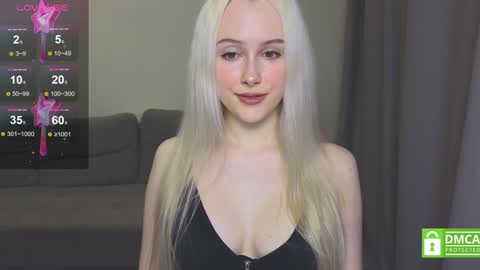 Snapshot of caseylabow chatting on January 26, 1:15 pm My name is Casey... Nice to meet you I will be happy to have funthumbs up please its important online show from January 26, 1:15 pm