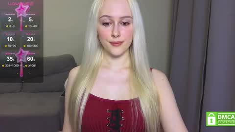 Snapshot of caseylabow chatting on March 12, 1:51 pm My name is Casey... Nice to meet you I will be happy to have funthumbs up please its important online show from March 12, 1:51 pm