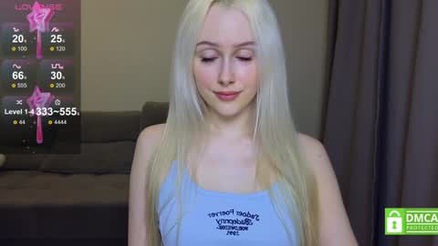 Snapshot of caseylabow chatting on February 5, 11:44 am My name is Casey... Nice to meet you I will be happy to have funthumbs up please its important online show from February 5, 11:44 am