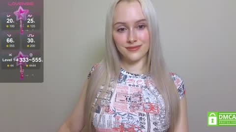 Snapshot of caseylabow chatting on December 4, 1:42 pm My name is Casey... Nice to meet you I will be happy to have funthumbs up please its important online show from December 4, 1:42 pm