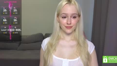 Snapshot of caseylabow chatting on February 13, 8:38 am My name is Casey... Nice to meet you I will be happy to have funthumbs up please its important online show from February 13, 8:38 am