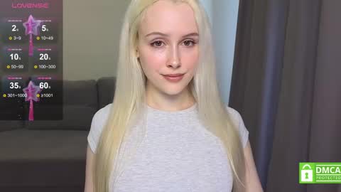 Snapshot of caseylabow chatting on February 16, 7:37 am My name is Casey... Nice to meet you I will be happy to have funthumbs up please its important online show from February 16, 7:37 am
