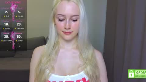 Snapshot of caseylabow chatting on March 7, 2:46 am My name is Casey... Nice to meet you I will be happy to have funthumbs up please its important online show from March 7, 2:46 am