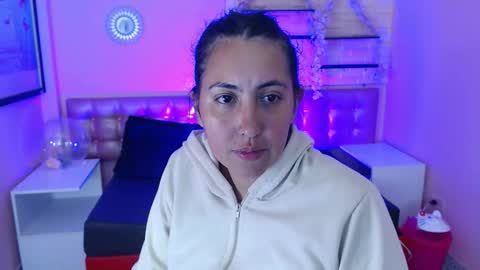 573215024606 online show from November 30, 8:46 pm