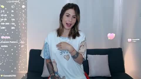 Susana independent model online show from April 6, 2:51 pm