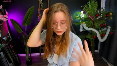 Snapshot of cassiecool chatting on December 27, 8:50 pm assie online show from December 27, 8:50 pm