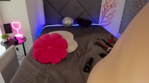 Cassie online show from March 22, 8:20 am