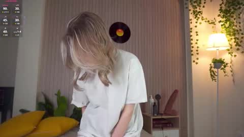 Im Cassie3 online show from February 4, 1:25 pm