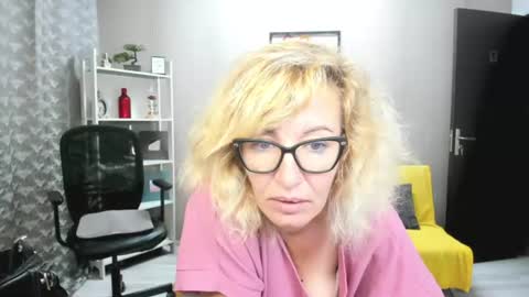 CassieJonas online show from July 7, 2:47 am