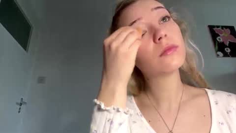 Olivia online show from March 13, 8:04 am