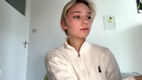 Olivia online show from March 6, 10:10 am