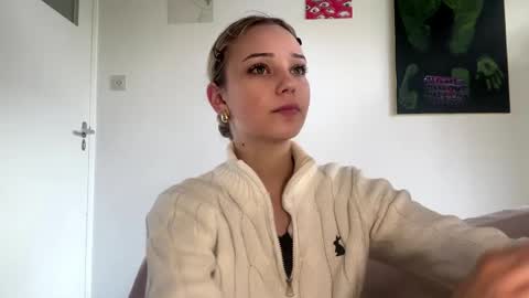 Olivia online show from May 13, 12:11 pm
