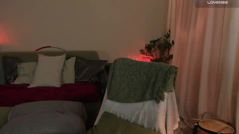 Snapshot of cassisland chatting on January 10, 7:43 pm cassandra online show from January 10, 7:43 pm