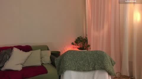 Snapshot of cassisland chatting on January 28, 10:56 pm cassandra online show from January 28, 10:56 pm