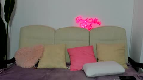 cassy_foxy online show from April 4, 5:50 am