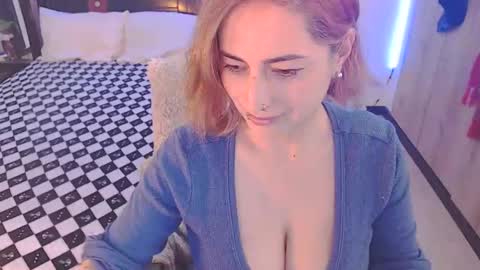 Snapshot of cat_naughty chatting on January 12, 9:29 pm cat naughty online show from January 12, 9:29 pm