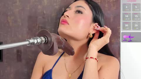 Catalina online show from October 17, 10:46 pm