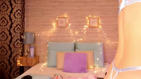 Snapshot of catalinnathompson chatting on December 11, 12:02 pm CatalinnaThompson online show from December 11, 12:02 pm