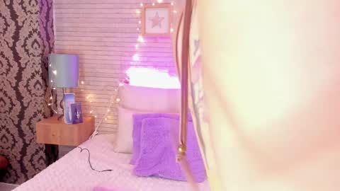 Snapshot of catalinnathompson chatting on March 4, 12:01 pm CatalinnaThompson online show from March 4, 12:01 pm