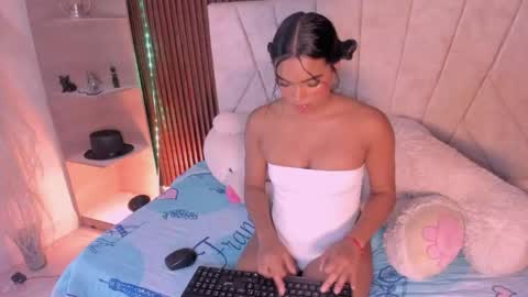 catalleya_f online show from May 11, 8:17 pm