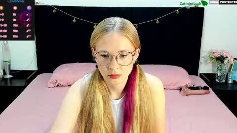 CatmintLush online show from May 19, 11:34 pm