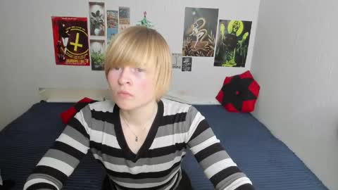 cattie_w_ online show from March 24, 1:11 am