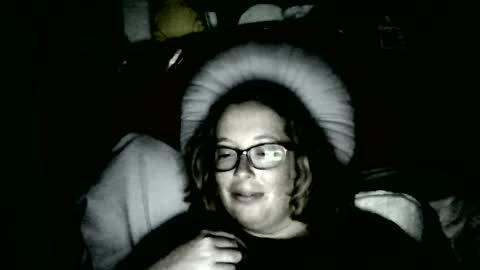 cdutton1997 online show from June 19, 1:43 am