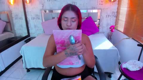 Snapshot of celeste_muller chatting on October 9, 1:04 pm celeste online show from October 9, 1:04 pm