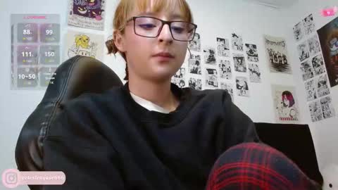 Snapshot of celesteayase chatting on September 25, 2:21 am celesteayase online show from September 25, 2:21 am