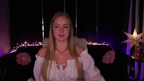 celestenoirr online show from May 15, 6:16 am