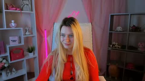 your cute kitty online show from May 16, 6:07 pm