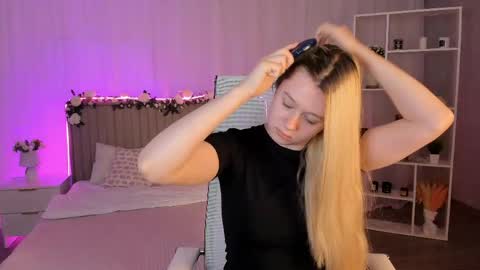 your cute kitty online show from May 24, 8:19 pm