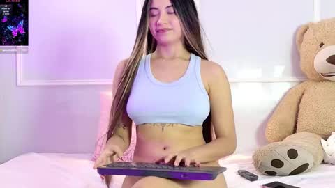 celestte_vanegas online show from March 18, 6:13 pm