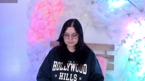 Hello guys my name is Sofi and Lizzie and  Vanessa online show from February 4, 8:59 pm