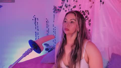 Hello guys my name is Sofi and Lizzie and  Vanessa online show from November 9, 12:05 am