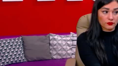 The Queen online show from October 19, 8:55 pm