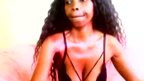 Snapshot of chante665 chatting on October 13, 9:23 am chante665 online show from October 13, 9:23 am