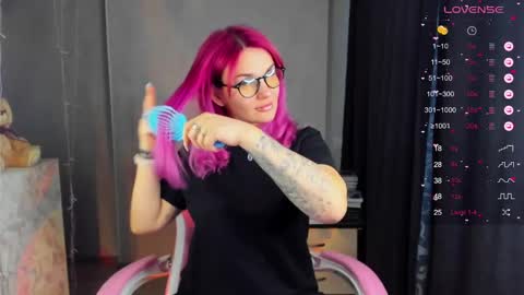Suzanna Snow online show from January 19, 5:05 am