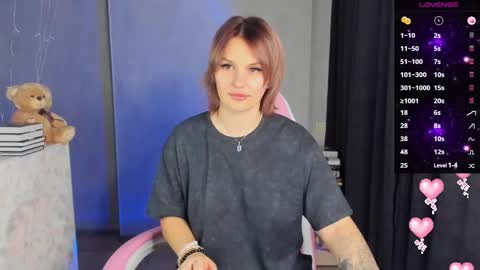 Suzanna Snow online show from February 23, 4:01 am