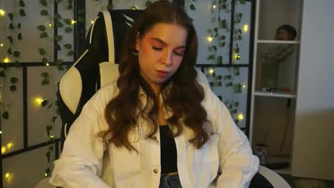 Dannie online show from October 8, 5:28 pm