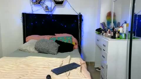charlotte_027 online show from May 23, 5:17 am