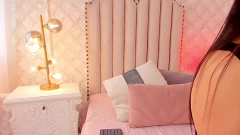 Snapshot of charlotte__08 chatting on January 7, 7:28 pm Charlotte online show from January 7, 7:28 pm
