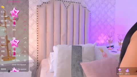 Snapshot of charlotte__08 chatting on December 18, 6:46 pm Charlotte online show from December 18, 6:46 pm