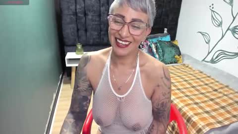 CHARLOTTE GRAY online show from December 16, 7:53 pm