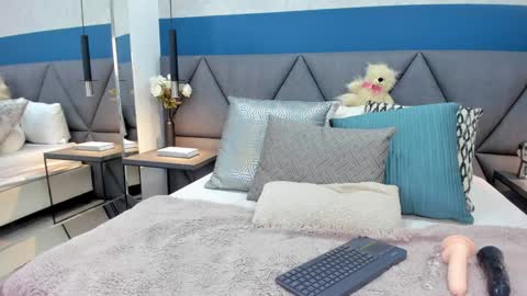 Charlotte online show from January 11, 2:04 pm