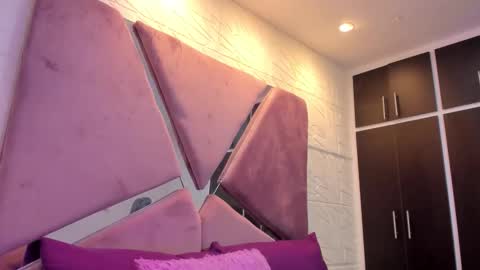 Charlotte Icee online show from November 11, 3:42 pm