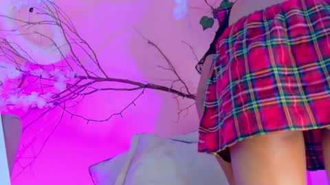 CHARLOTTE online show from April 5, 2:05 pm