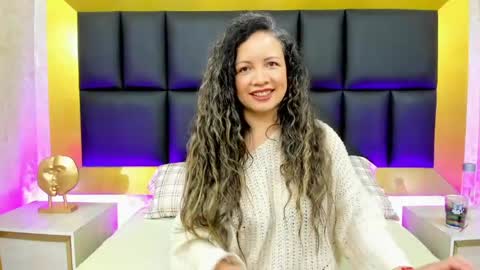 charlotte_monnroe online show from May 5, 12:30 pm