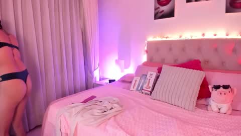 charlotte_rider_ online show from December 19, 3:32 am